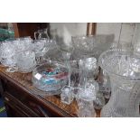 A COLLECTION OF GLASSWARE