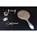 A COLLECTION OF SILVER AND WHITE METAL ITEMS, to include a silver backed hand mirror