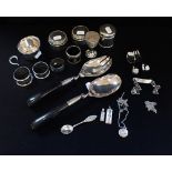 A COLLECTION OF SILVER AND WHITE METAL ITEMS, to include a silver ingot
