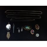 A COLLECTION OF COSTUME JEWELLERY