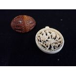 A VICTORIAN THIMBLE CASE