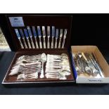A CANTEEN OF VINERS SILVER PLATED KING'S PATTERN CUTLERY