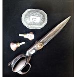 A LARGE PAIR OF VINTAGE TAILOR'S SCISSORS, 39cm long, a 19th century lead tobacco box and a hoof cle