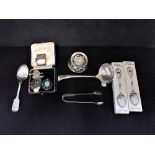 A COLLECTION OF SILVER AND PLATED ITEMS
