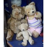 A LARGE VINTAGE TRADITIONAL PLUSH TEDDY BEAR