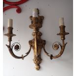 A PAIR OF GEORGE III STYLE GILTWOOD AND GESSO WALL LIGHTS