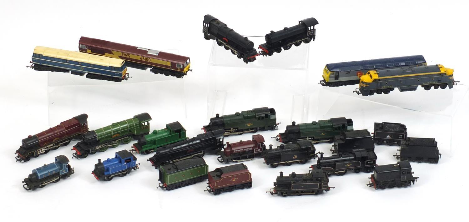 00 gauge model railway, locomotives and diesel engines including Lima, Tri-ang and Hornby : For