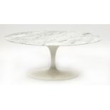 Contemporary oval tulip table with marble top, possibly Eero Saarinen for Knoll, 31cm H x 105cm W