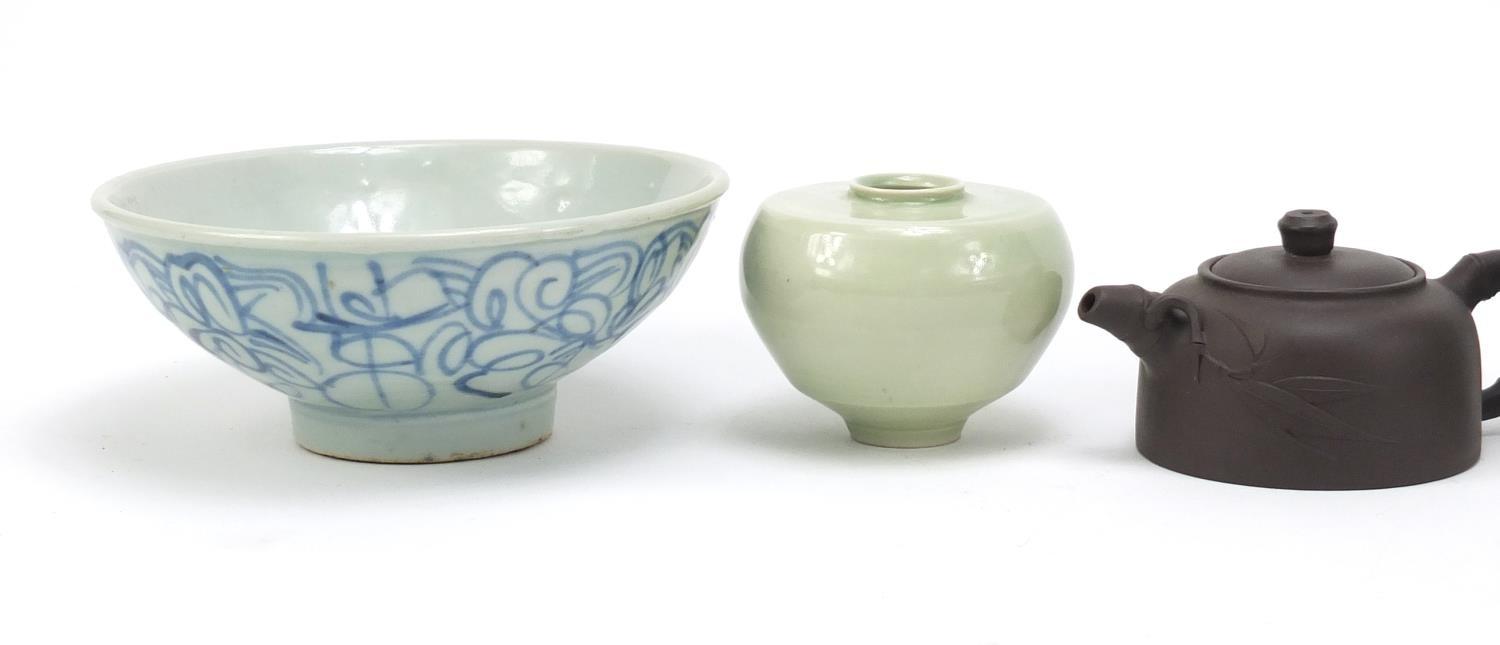 Chinese ceramics including a Celadon glazed vase, Yixing teapot, and blue and white baluster vase - Image 2 of 7