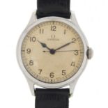 Vintage gentleman's Omega Pilots type wristwatch, the case 34mm in diameter excluding the crown :For