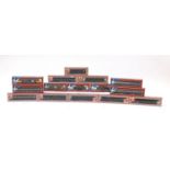 Lima 00 guage model railway with boxes, comprising two locomotives, two wagons and eleven coaches :