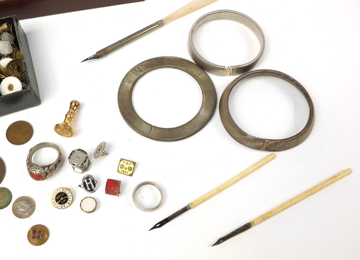 Miscellaneous objects including cuff inks, Victorian jewellery box and coins :For Further - Image 4 of 4