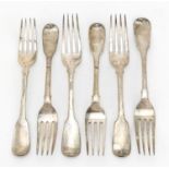 Matched set of six Georgian silver table forks, London 1822, 1824 and 1827, 20cm in length, 436.