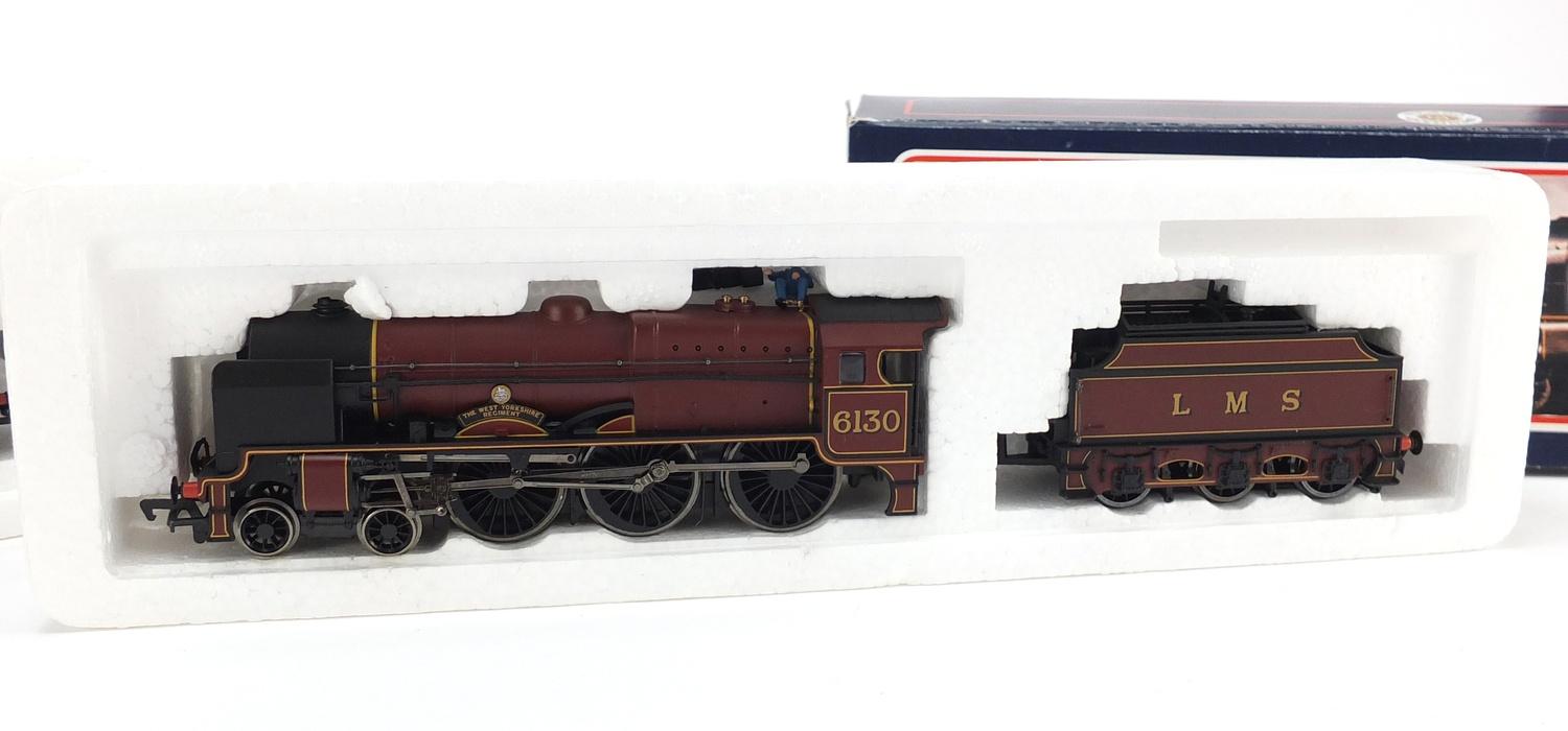 Two Bachmann Branchline 00 gauge locomotives with boxes comprising The West Yorkshire Regiment 31- - Image 3 of 4