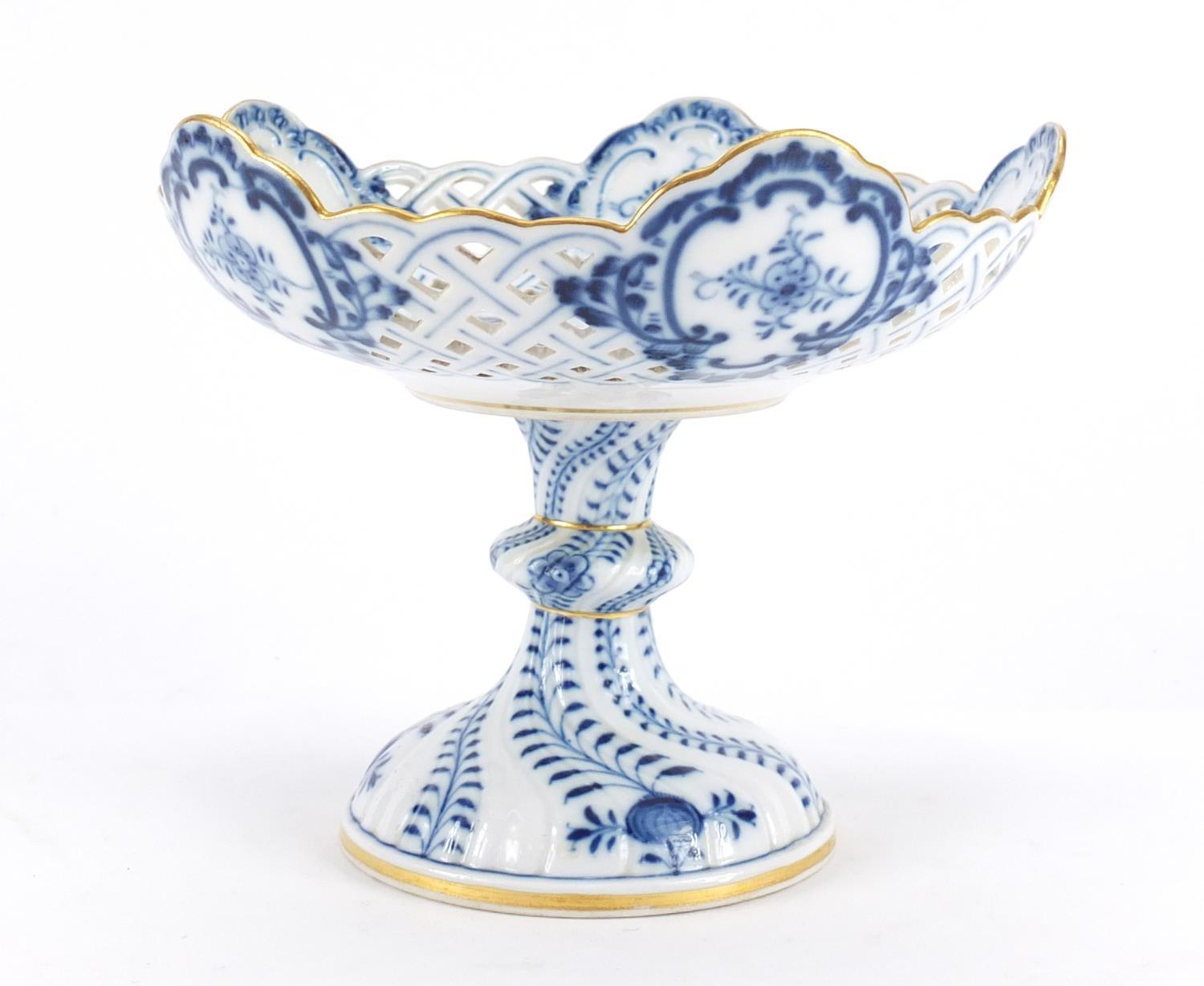 Meissen porcelain pierced tazza, hand painted in the Blue Onion pattern, crossed sword marks to - Image 6 of 7