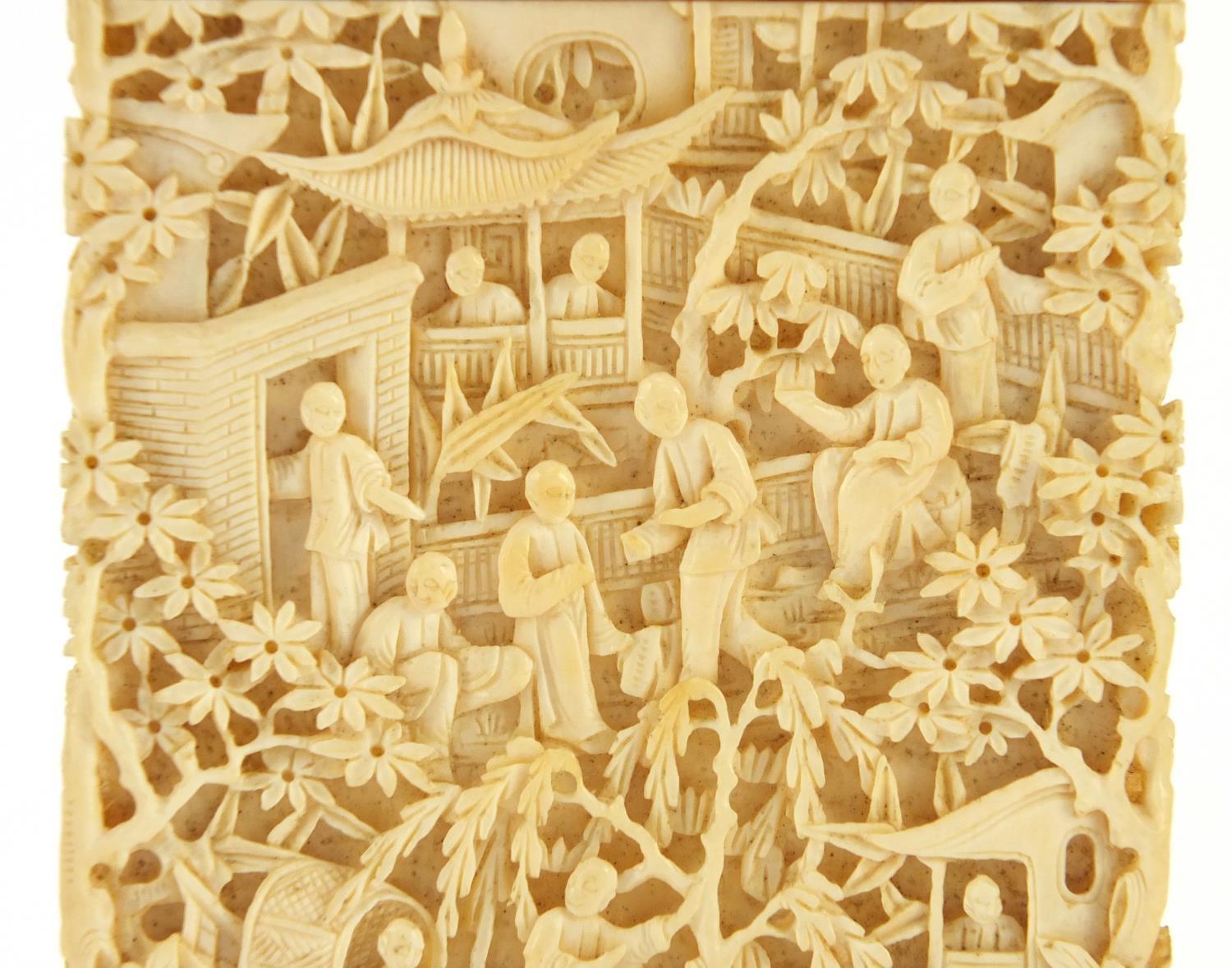 Exceptional Chinese Canton ivory card case, finely and deeply carved with figures crossing bridges - Image 9 of 12