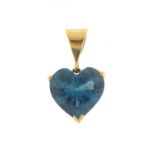 18ct gold blue stone love heart pendant, 2cm high, 3.8g :For Further Condition Reports Please