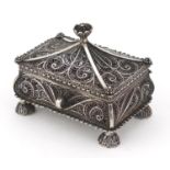 Russian filigree silver casket with hinged lid by Andrey Antonovich Kovalsky, Moscow 1854, 8cm wide,