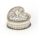 Victorian silver love token box of heart shape form by Frederick Bradford Macrea, the detachable lid