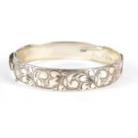 Victorian style silver bangle engraved with flowers, by RPH Jewellery Co Ltd, Birmingham 1964, 7cm