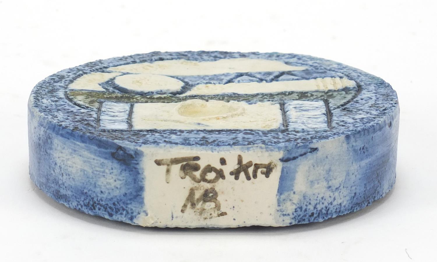 Troika St Ives pottery wheel vase hand painted and incised with an abstract design by Mary Bacer, - Image 10 of 11