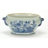 Chinese blue and white porcelain tureen with twin handles, hand painted with flowers, 33.5cm
