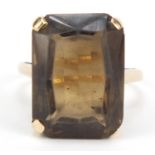 9ct gold smokey quartz set ring with pierced shoulders set in simple claw mount, size L 1/2, 5.