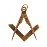 18ct gold Masonic pendant, 2.5cm in length, 2.8g : For Further Condition Reports, Please Visit Our