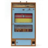 Vintage British made Bradley Challenger slot machine by Holte MFG Co, 78cm H x 45cm W x 21cm D : For