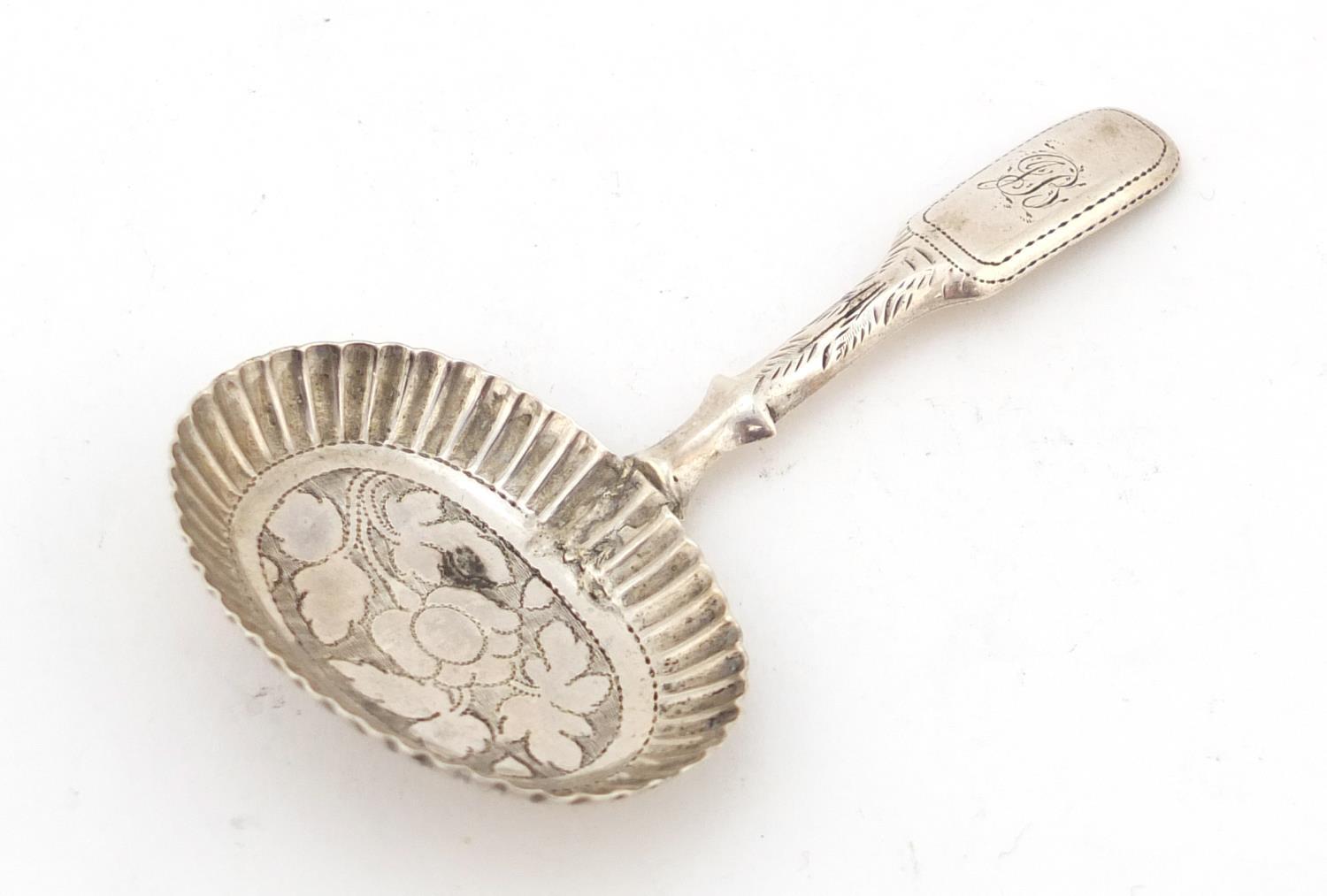 George III silver caddy spoon by John Thropp, Birmingham 1813, the bowl engraved with flowers, 8cm - Image 2 of 4