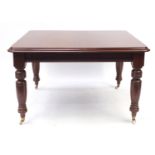 Late Victorian walnut extending dining table, 72cm H x 120cm W x 105cm D when closed : For Further