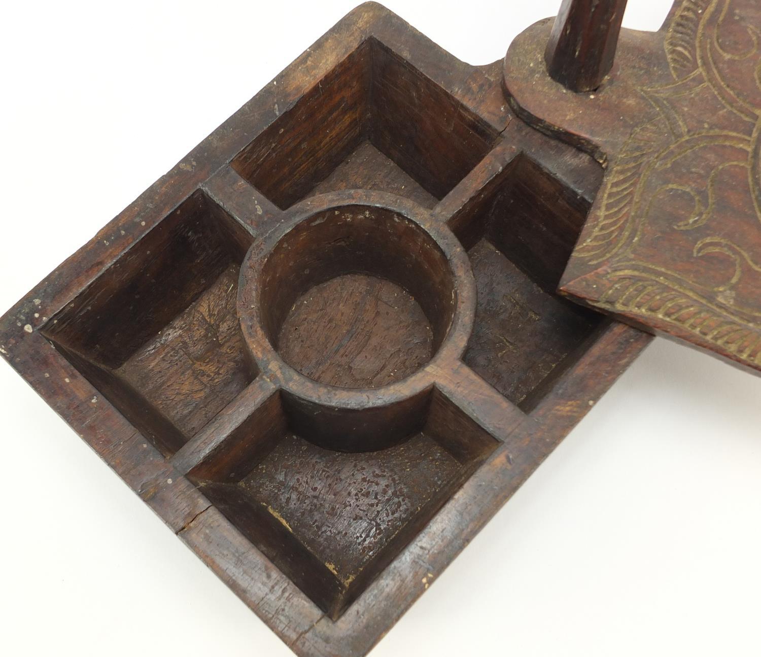 Antique carved wood spice box with sectional interior, 20cm H x 18cm W x 26.5D : For Further - Image 3 of 9