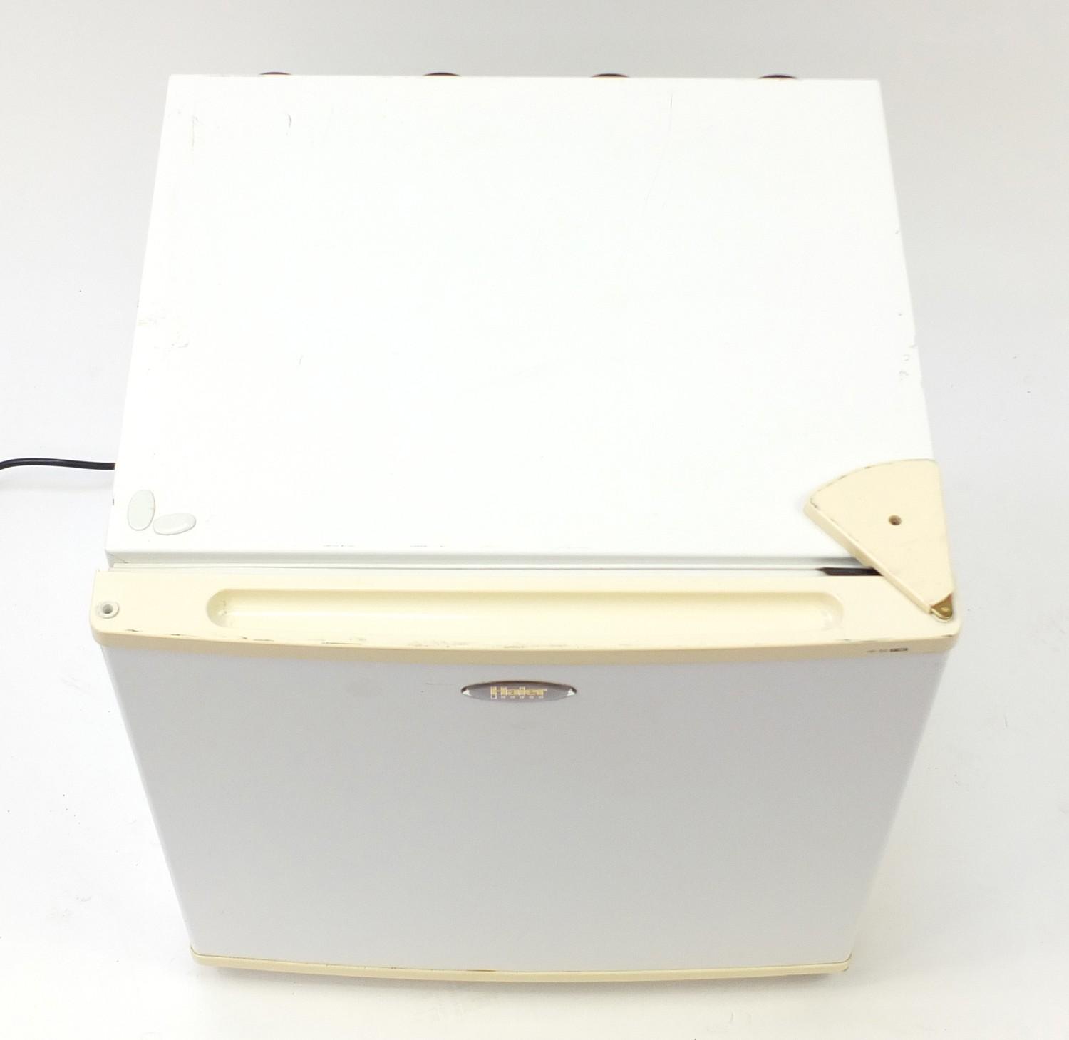 Haier counter top fridge, 48cm H x 50cm W x 47cm D : For Further Condition Reports Please Visit - Image 2 of 5