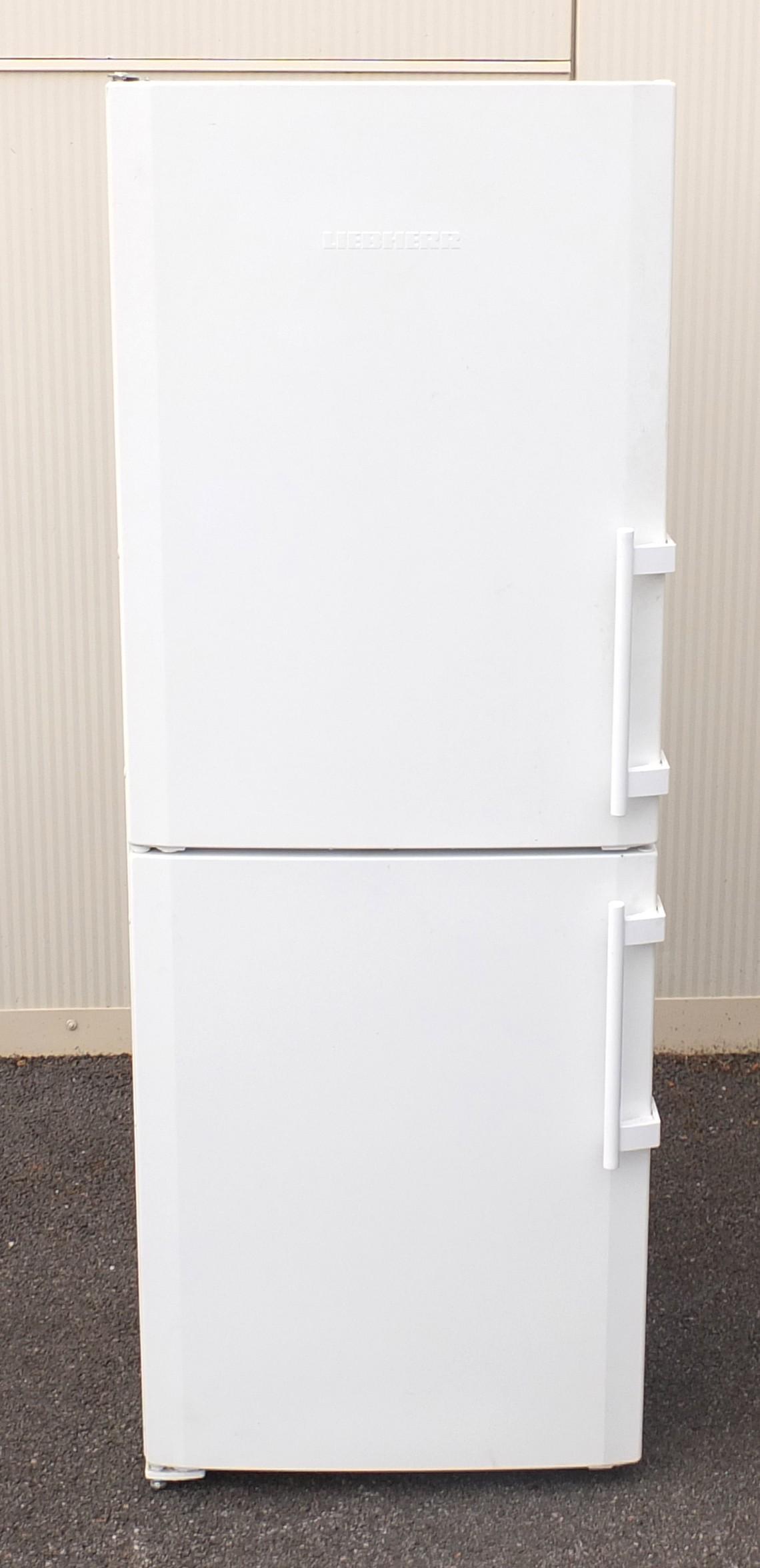Liebherr Comfort no frost fridge freezer, 162cm high : For Further Condition Reports Please Visit - Image 2 of 4