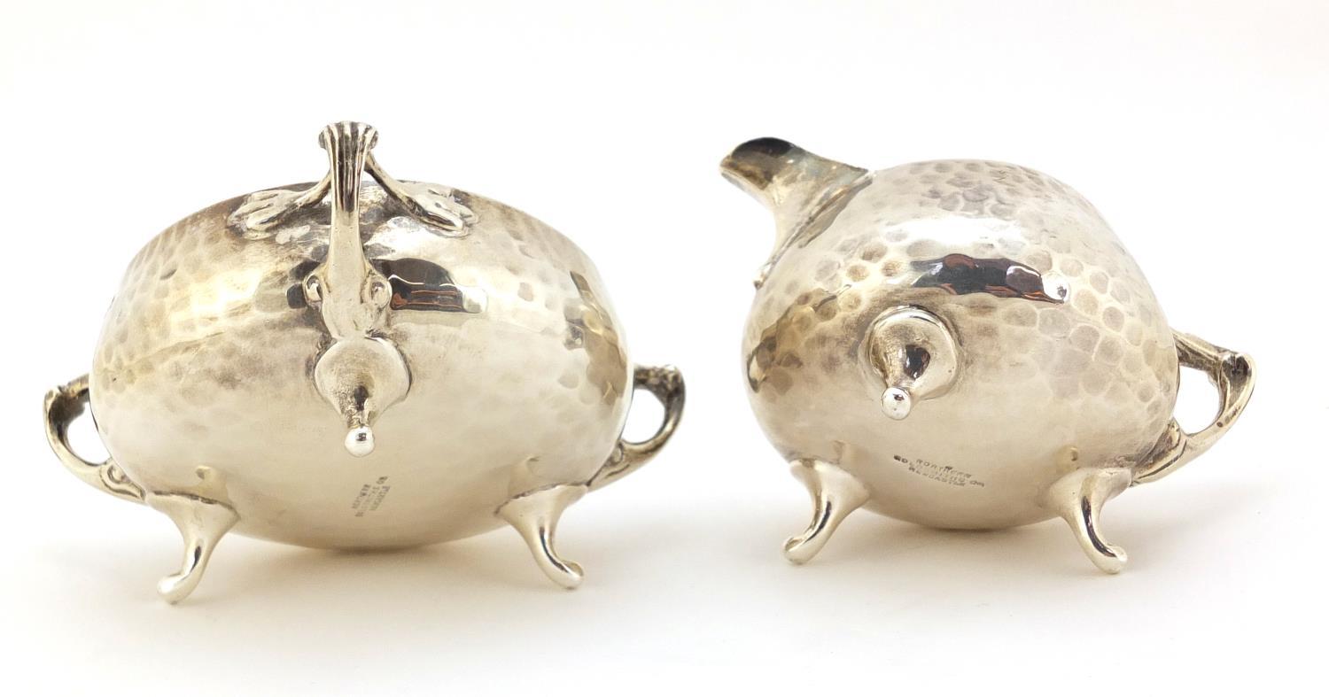 Northern Goldsmith Company, Arts & Crafts planished silver milk jug and sugar bowl, London 1901, the - Image 6 of 9