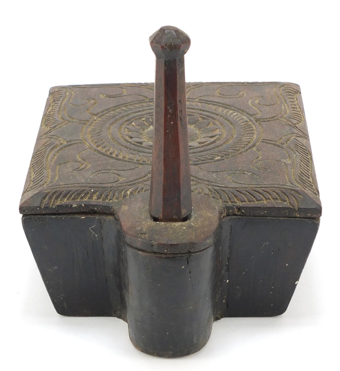 Antique carved wood spice box with sectional interior, 20cm H x 18cm W x 26.5D : For Further - Image 6 of 9