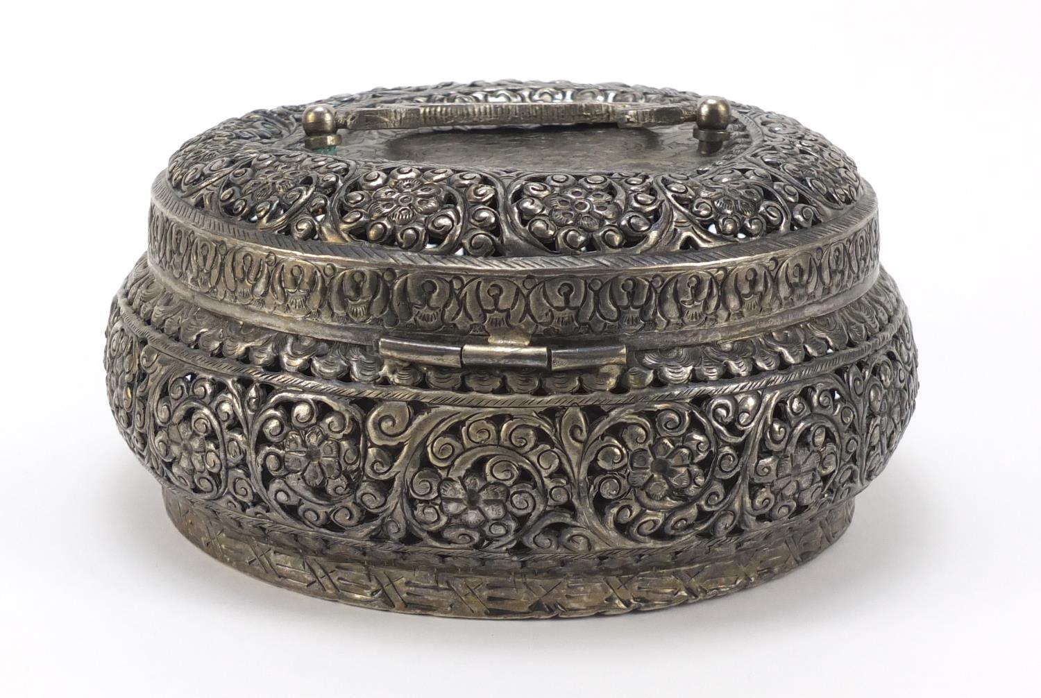 Burmese silver coloured metal pierced container embossed with flowers, 21cm in diameter, 820g : - Image 3 of 7