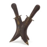 Easel hunting knife and fork in the form of two kukri knives, 23cm high : For Further Condition