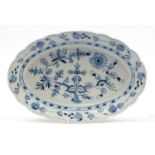 Large 19th century Meissen porcelain platter hand painted in the Blue Onion pattern, factory Meissen
