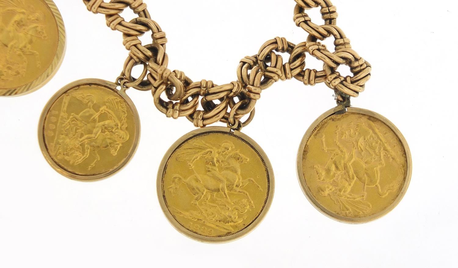 9ct gold bracelet mounted with three gold sovereigns and a half sovereign comprising 1889,1909, 1979 - Image 3 of 5