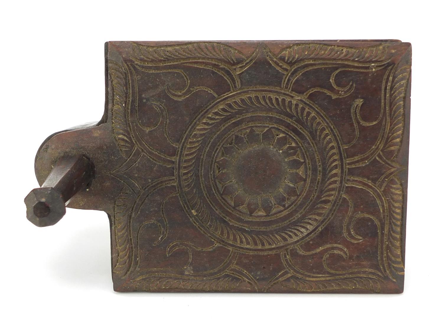 Antique carved wood spice box with sectional interior, 20cm H x 18cm W x 26.5D : For Further - Image 8 of 9