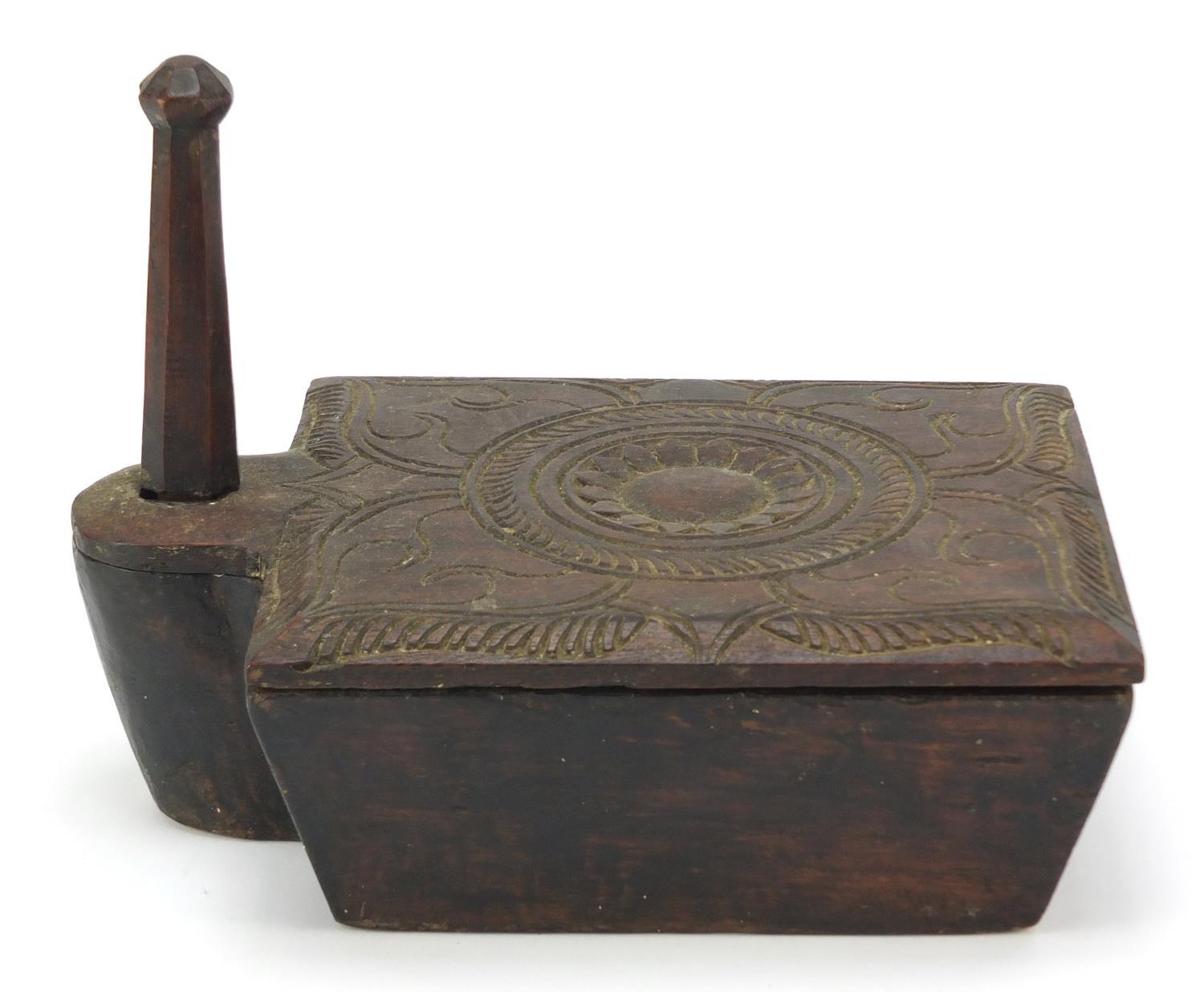 Antique carved wood spice box with sectional interior, 20cm H x 18cm W x 26.5D : For Further - Image 7 of 9