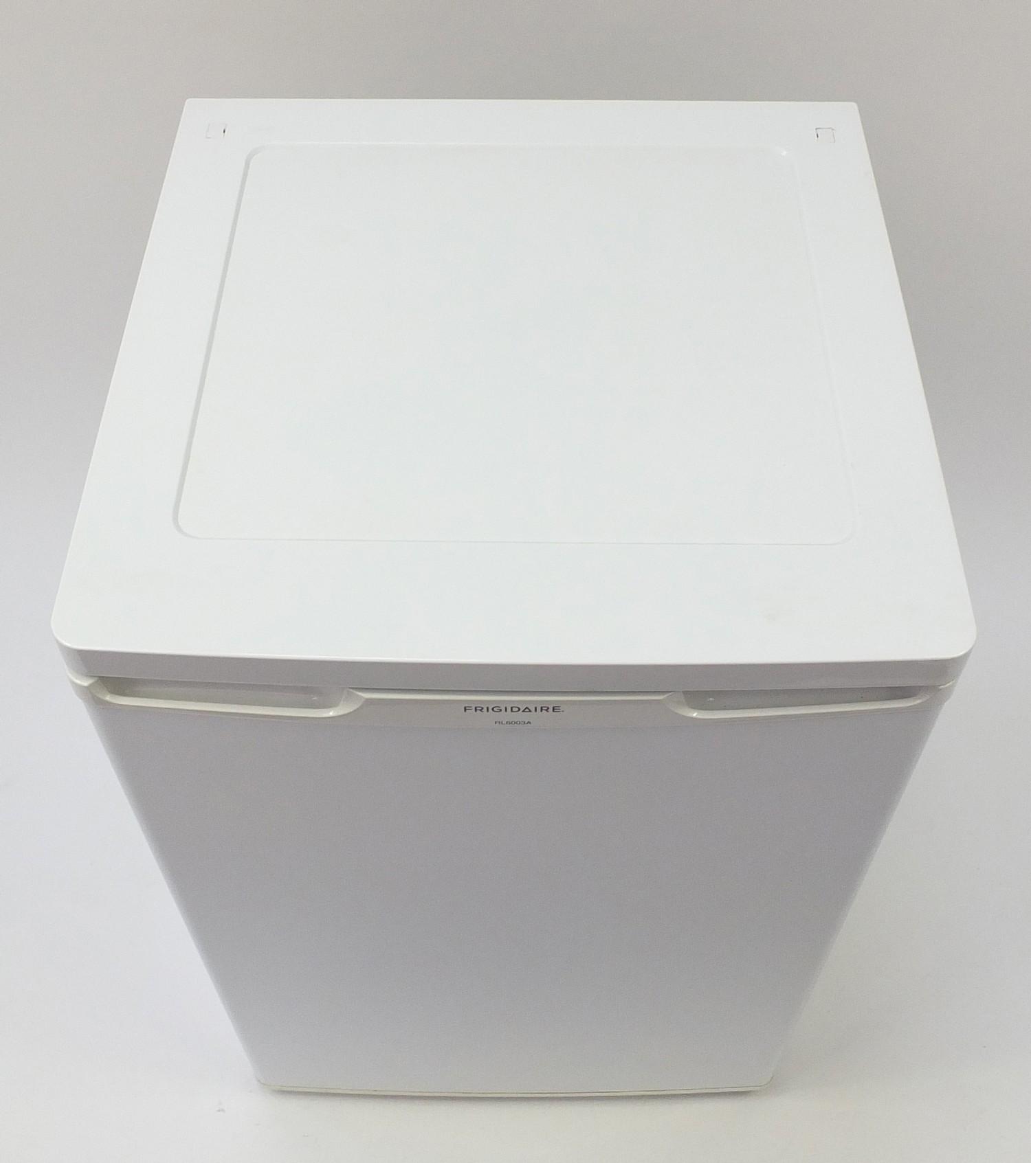 Frigidaire undercounter fridge, model RL6003A, 85cm H x 55cm W x 55cm D : For Further Condition - Image 2 of 5