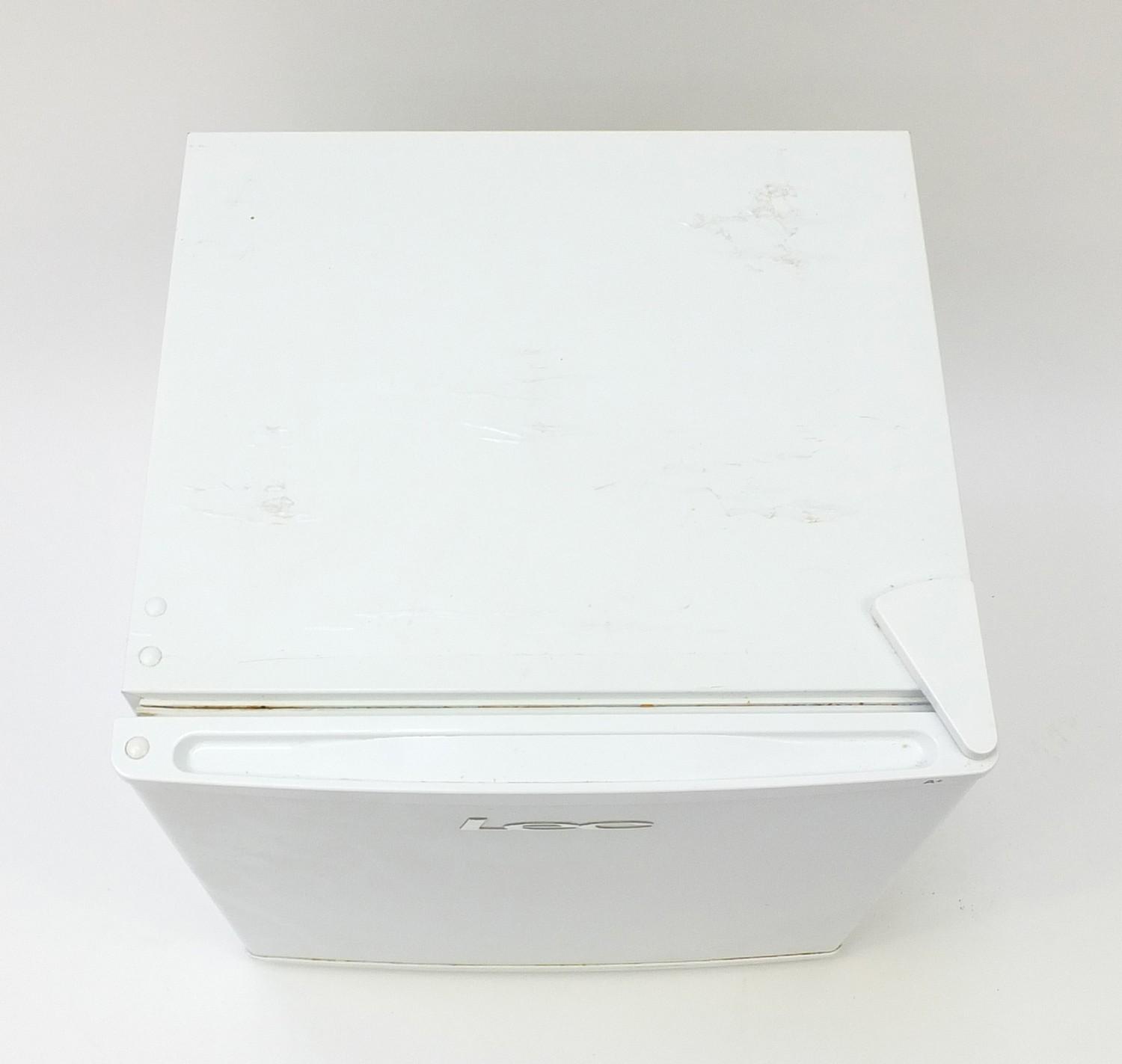 LEC counter top fridge, 48cm H x 48cm W x 45cm D : For Further Condition Reports Please Visit Our - Image 2 of 4