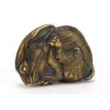 Novelty brass vesta in the form of a rabbit, 6cm wide : For Further Condition Reports Please Visit