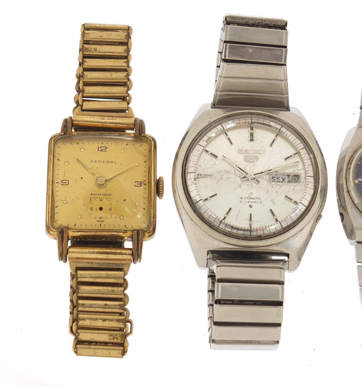 Four vintage wristwatches including Seiko 5 Automatic, Federal and Oris : For Further Condition - Image 2 of 9