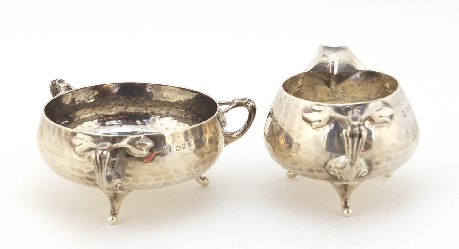 Northern Goldsmith Company, Arts & Crafts planished silver milk jug and sugar bowl, London 1901, the - Image 2 of 9