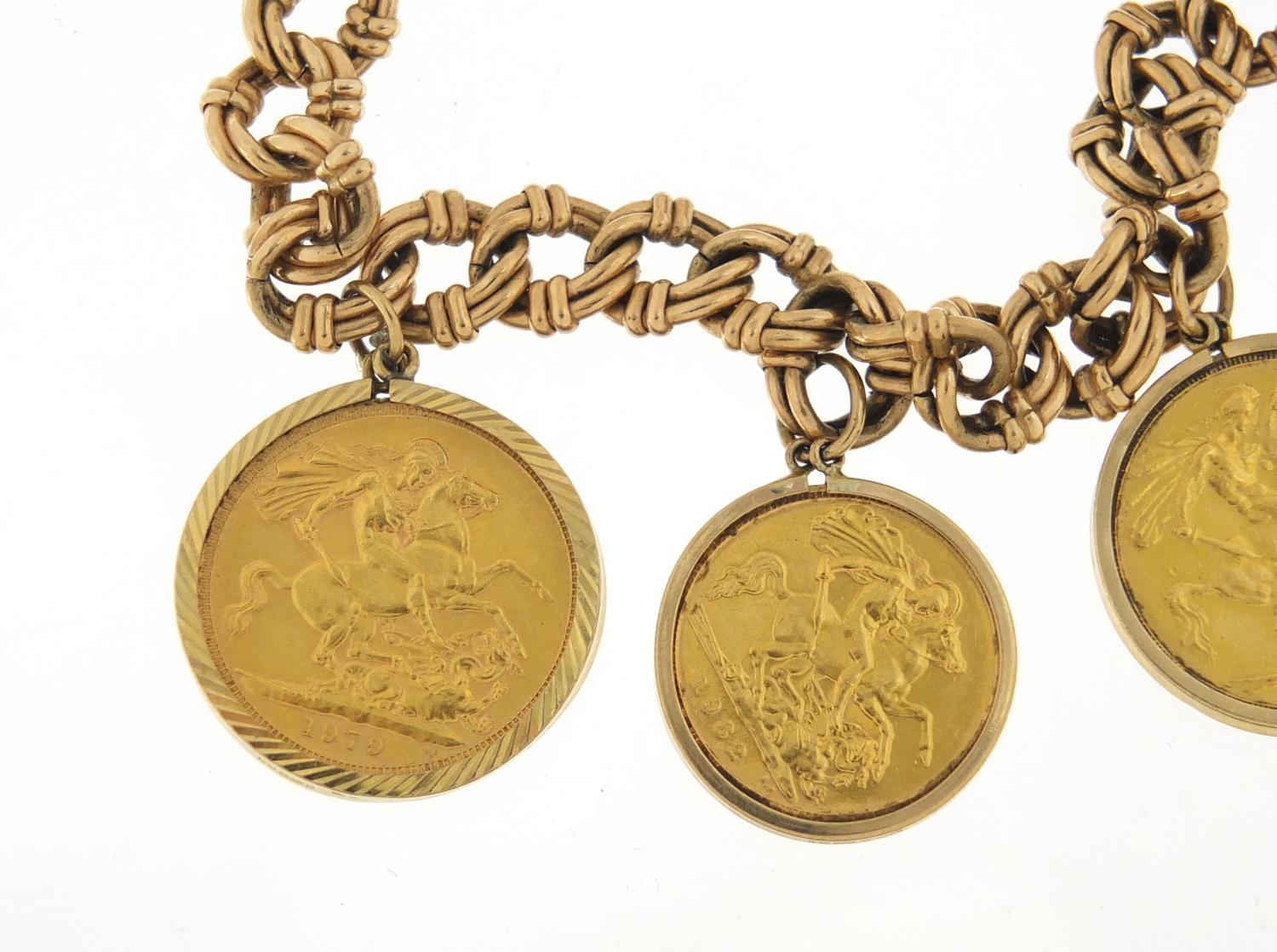 9ct gold bracelet mounted with three gold sovereigns and a half sovereign comprising 1889,1909, 1979 - Image 2 of 5