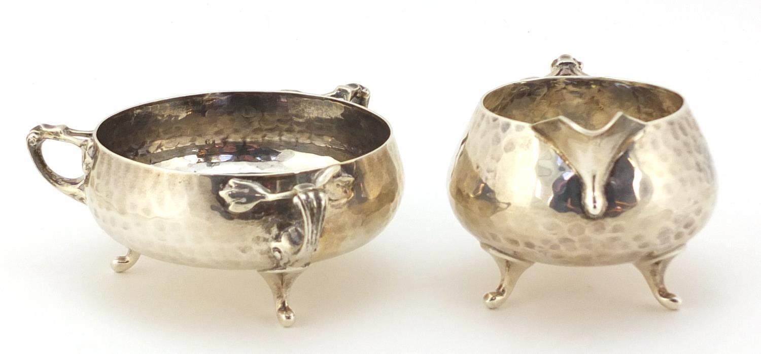 Northern Goldsmith Company, Arts & Crafts planished silver milk jug and sugar bowl, London 1901, the - Image 4 of 9