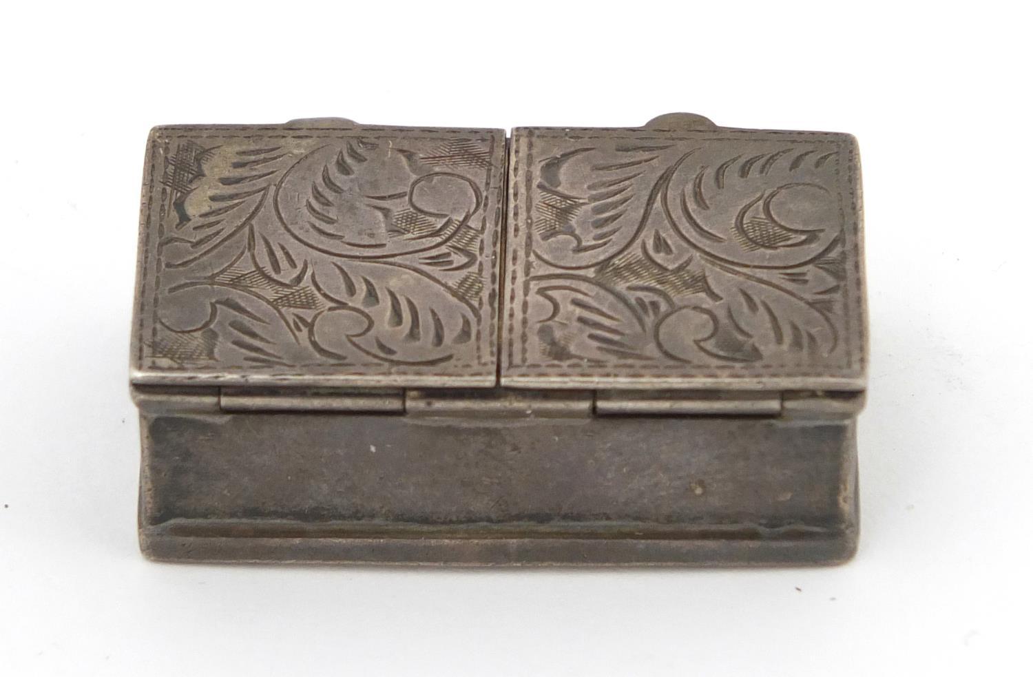 Rectangular silver double stamp box with hinged lids, London import marks 1989, 4.2cm wide, 28.8g - Image 3 of 8